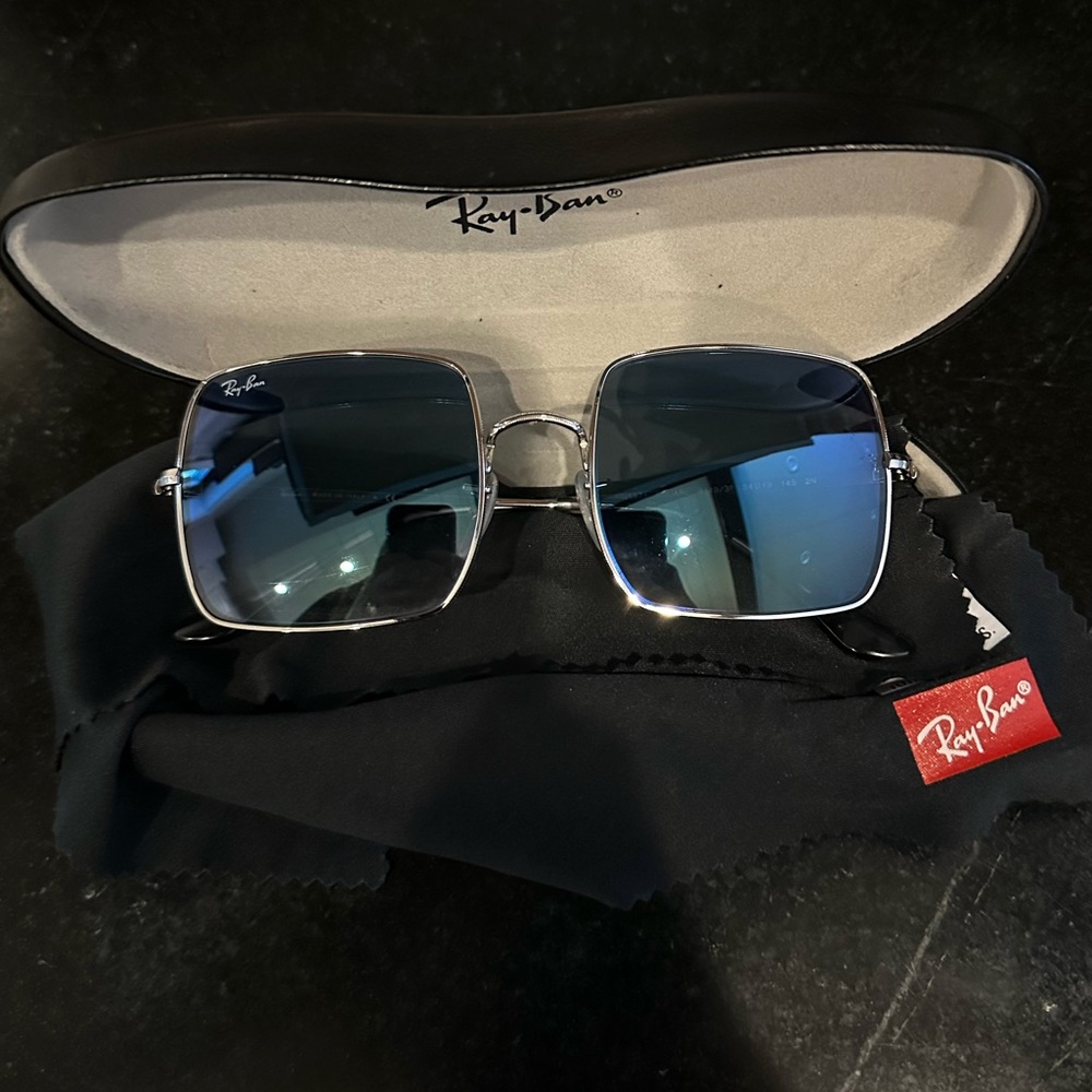 Ray Ban SQUARE 1971 CLASSIC Sunglasses